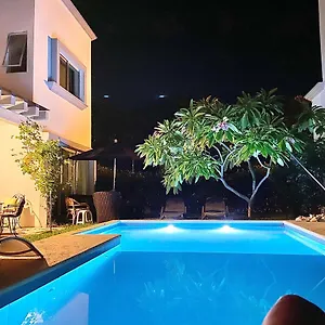 https://esquina-de-la-felicidad.quintano-roohotels.com